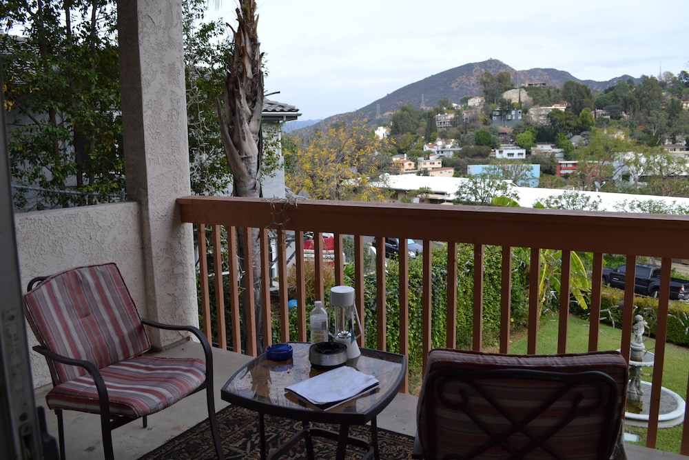 Mini Mansion in Hollywood Hills 35/47