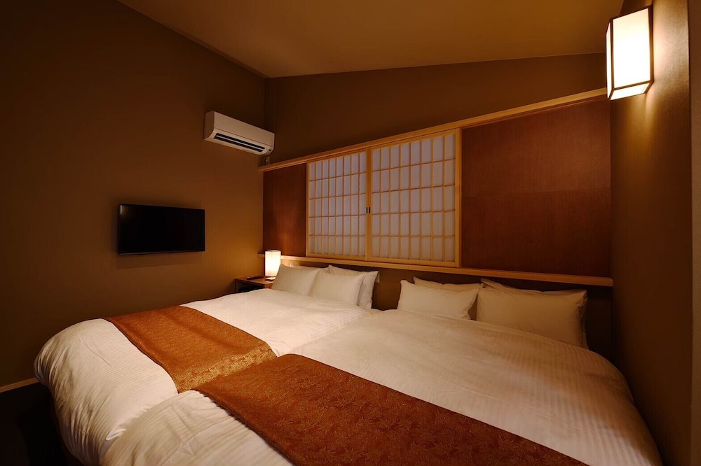 FOUR SEASONS INN KYOTO 7/21