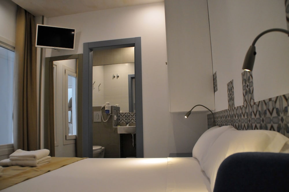 Hostal Gravina 25/50