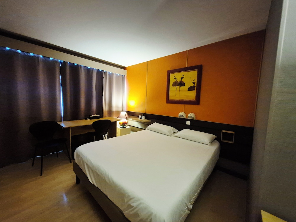 HOTEL LES GRAVADES 15/38