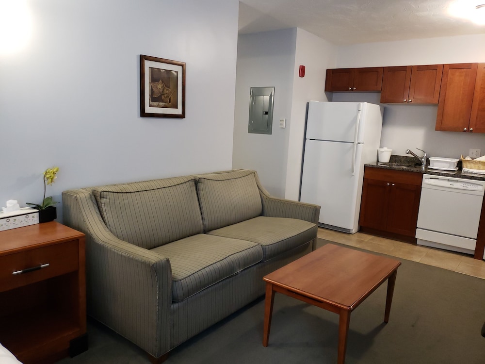 Crescent Suites Hotel 31/57