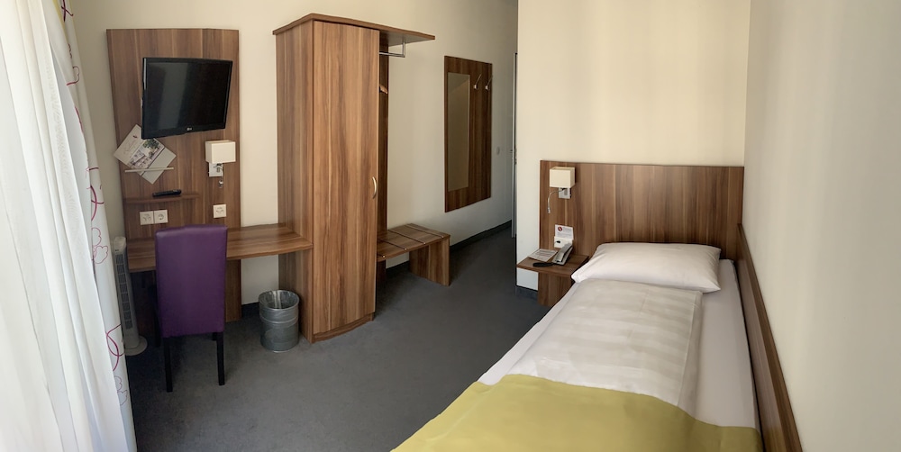 Hotel Restaurant Resslirytti 13/61