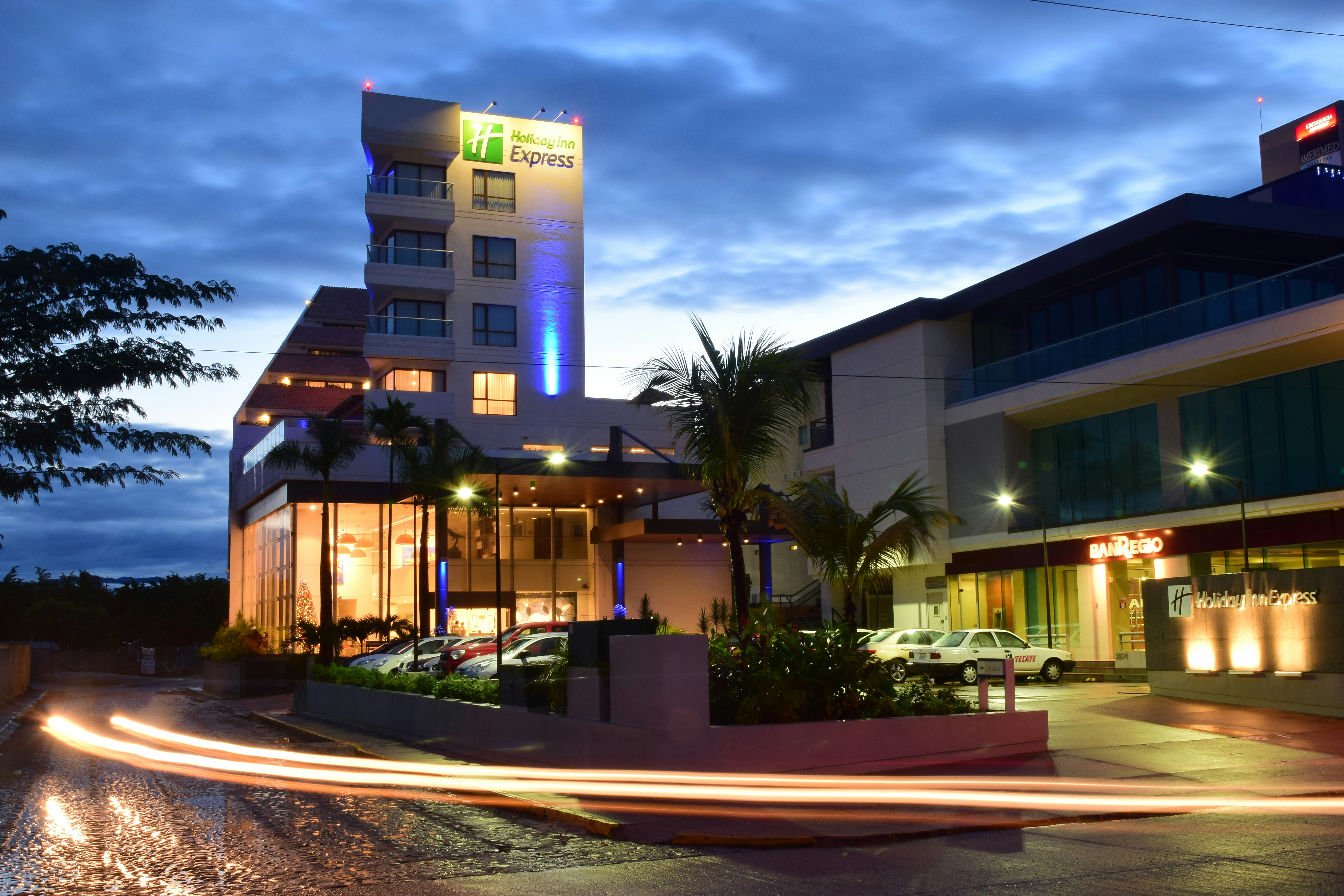 Holiday Inn Express Puerto Vallarta 3/50