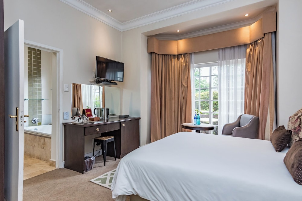 Clico Boutique Hotel 12/63