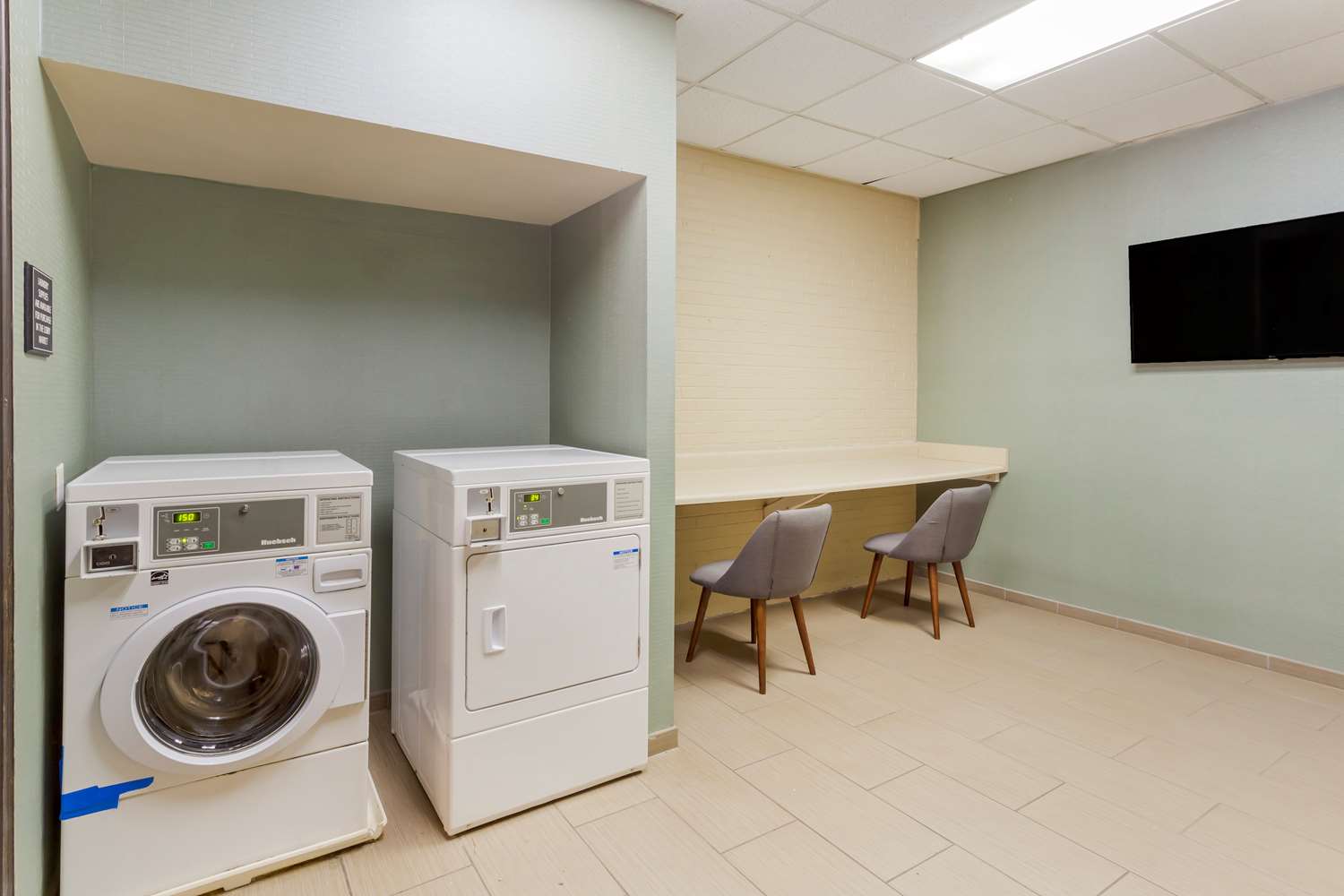 Best Western Plus Cary Inn - Nc State 16/24