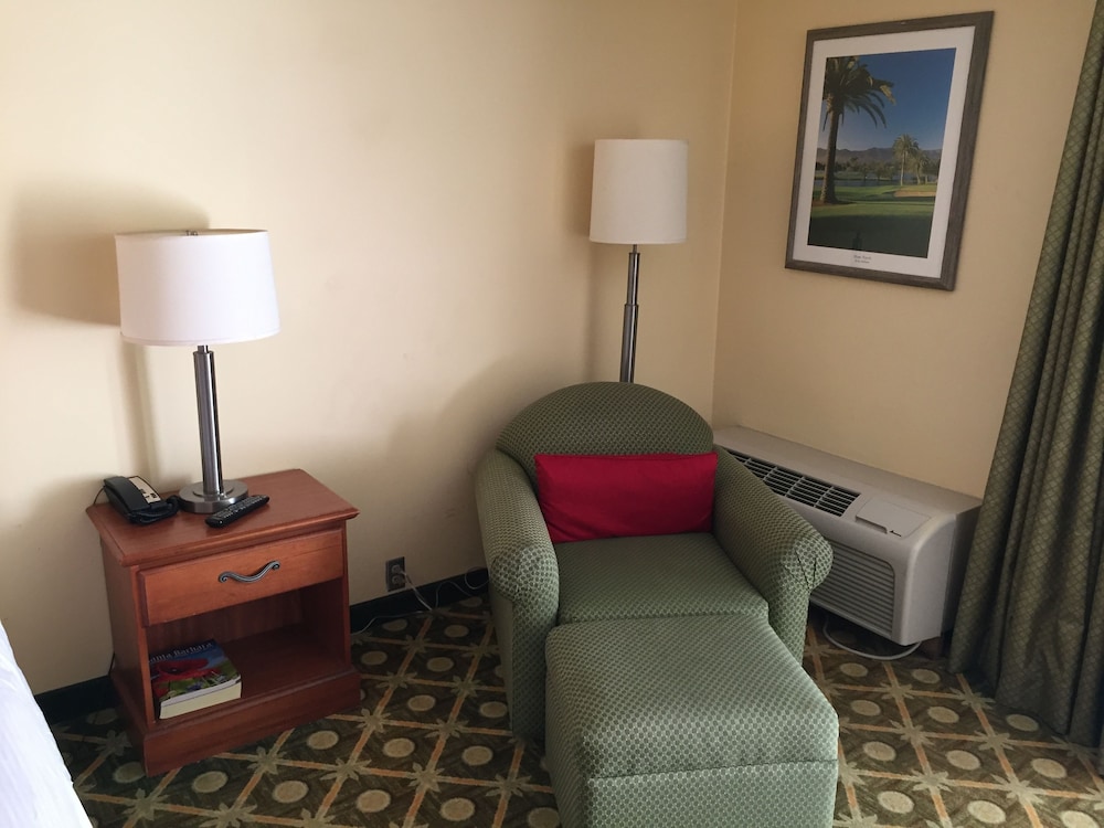 Ramada By Wyndham Santa Barbara 18/42