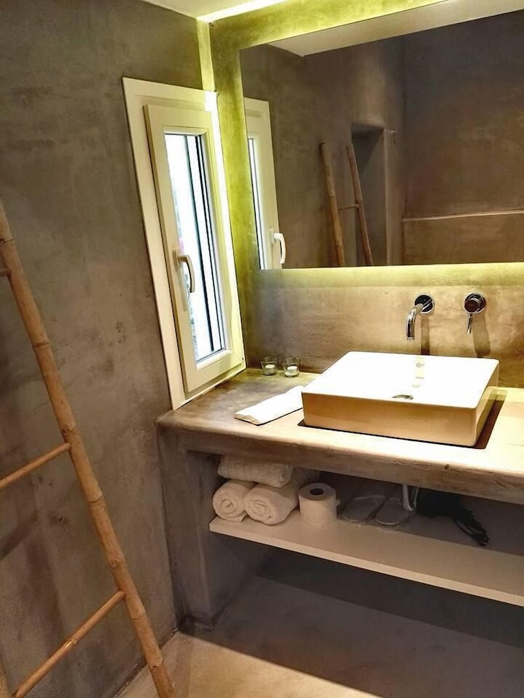 Bellou Suites 45/50