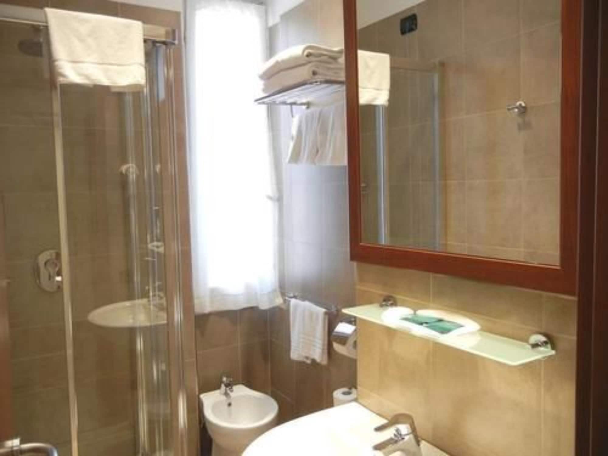 جناح تنفيذي بسرير مزدوج بغرفتي نوم مع أريكة، Hotel Delle Nazioni 3/4