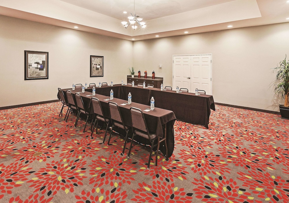 La Quinta Inn & Suites by Wyndham Decatur 36/46