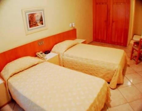 Standard, Twin Beds, Street View