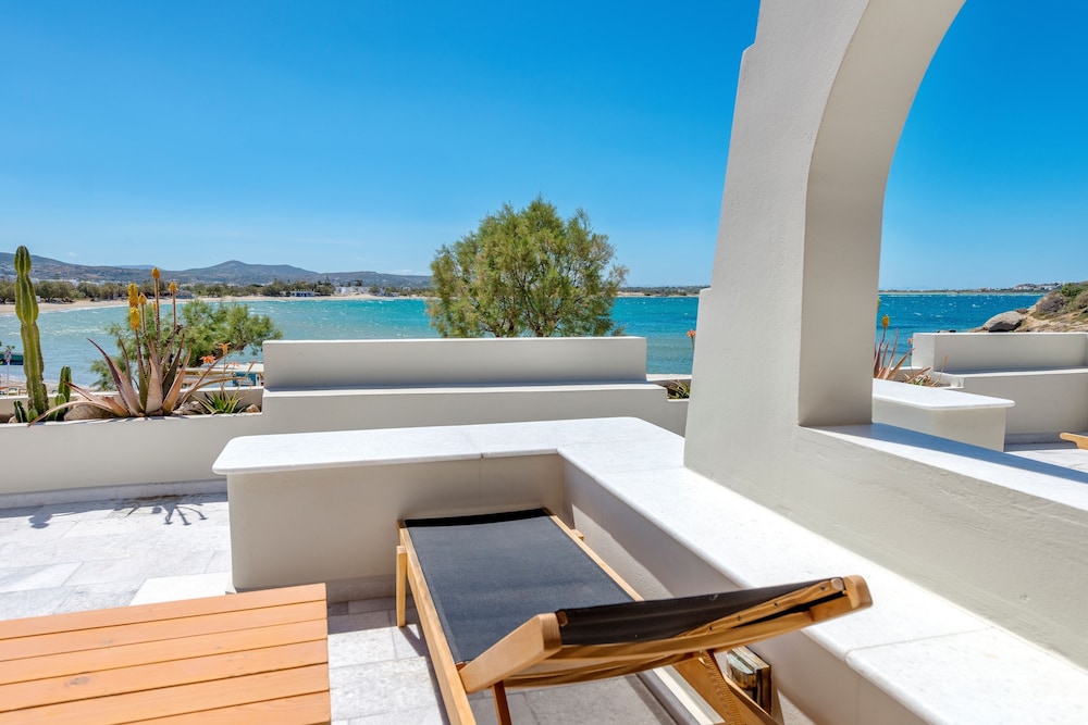 Nissaki Beach Hotel 33/63