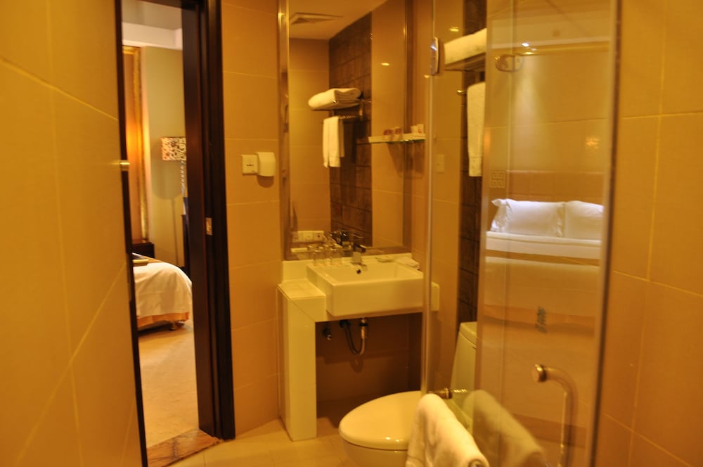 Fortune Hotel 26/27