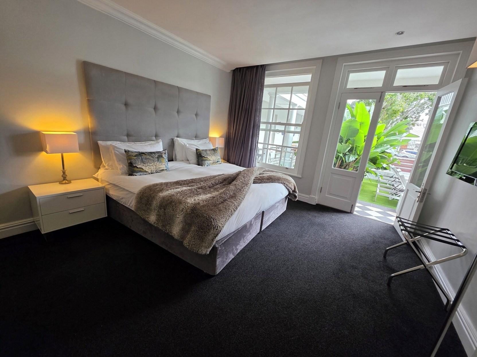 Luxury, Queen Bed, Patio