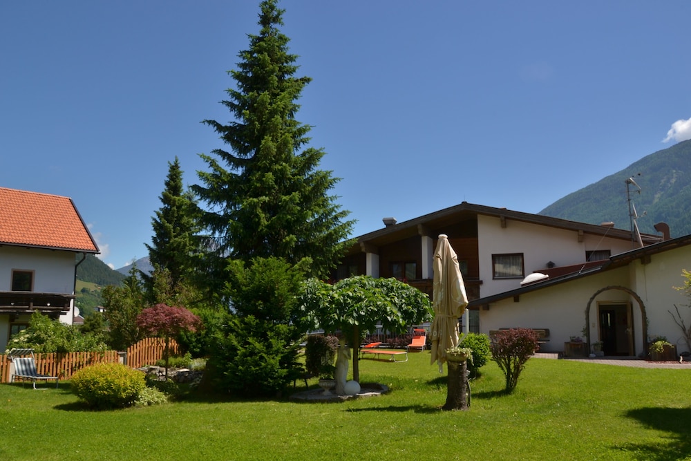 Hotel Alpina nature-wellness 29/33