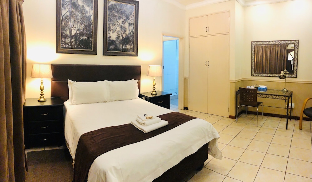 Clubview Guest House 7/40