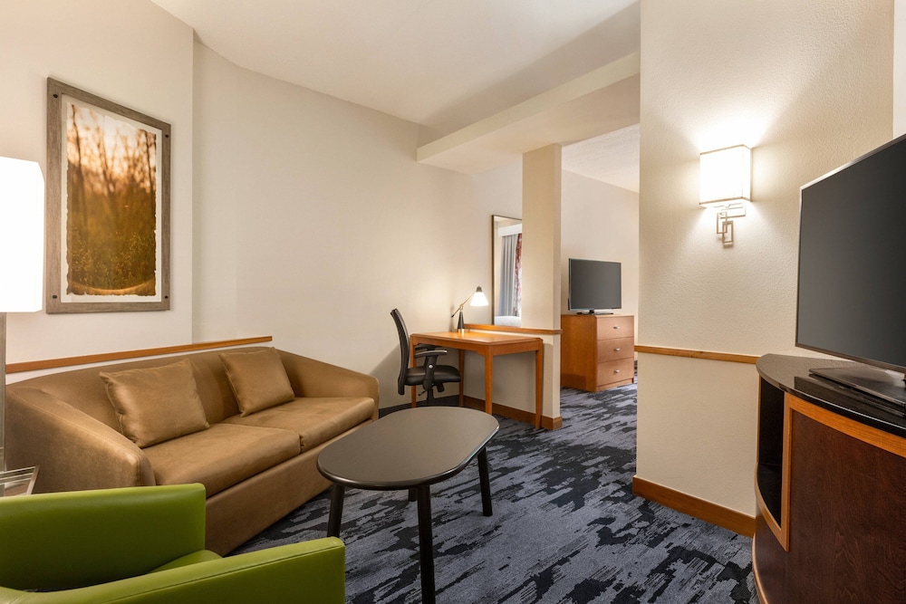 Fairfield Inn & Suites Jacksonville West/Chaffee Point 25/42