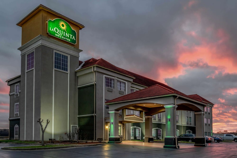 La Quinta Inn & Suites by Wyndham Canton MS 4/37