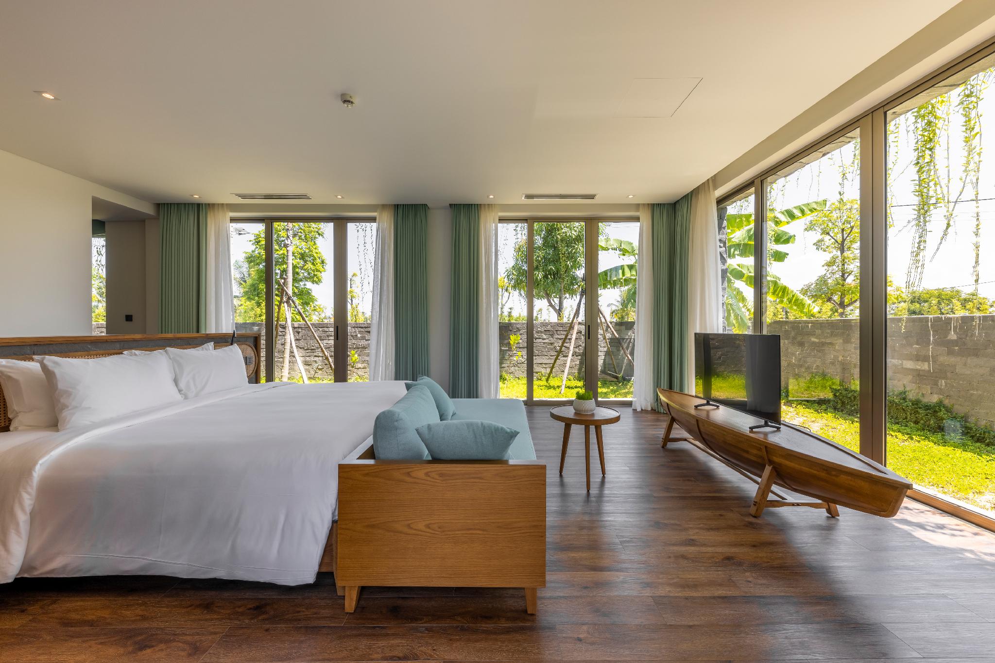3 Bedrooms, Vip, Villa, 3 King Beds, Living Area