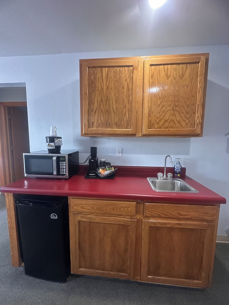 Pictured Rocks Inn & Suites 5/70