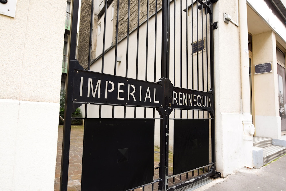 RESIDHOTEL IMPERIAL RENNEQUIN 4/29
