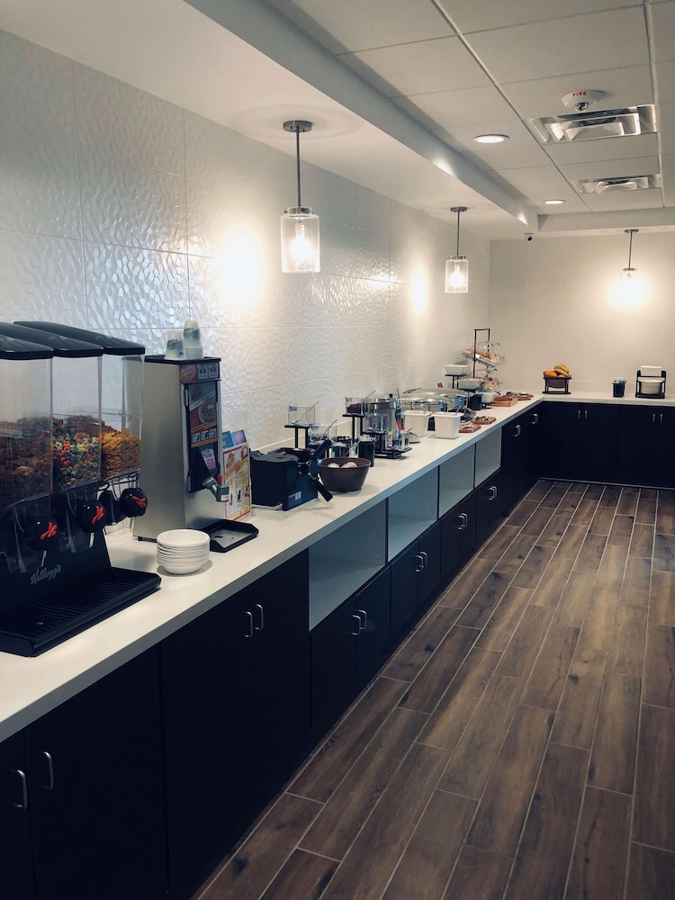 Best Western Plus Coachella Valley Inn & Suites 44/58