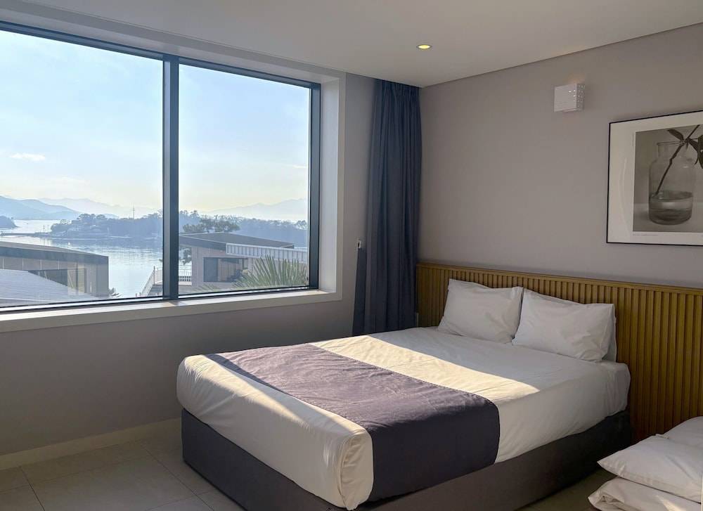 Study, Double Bed, Ocean View