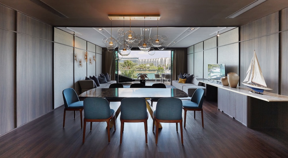 One 15 Marina Club 52/66