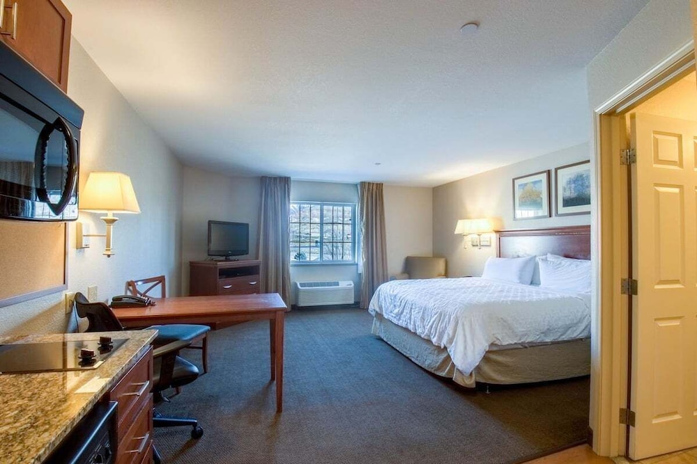 Western Slope Suites 35/59
