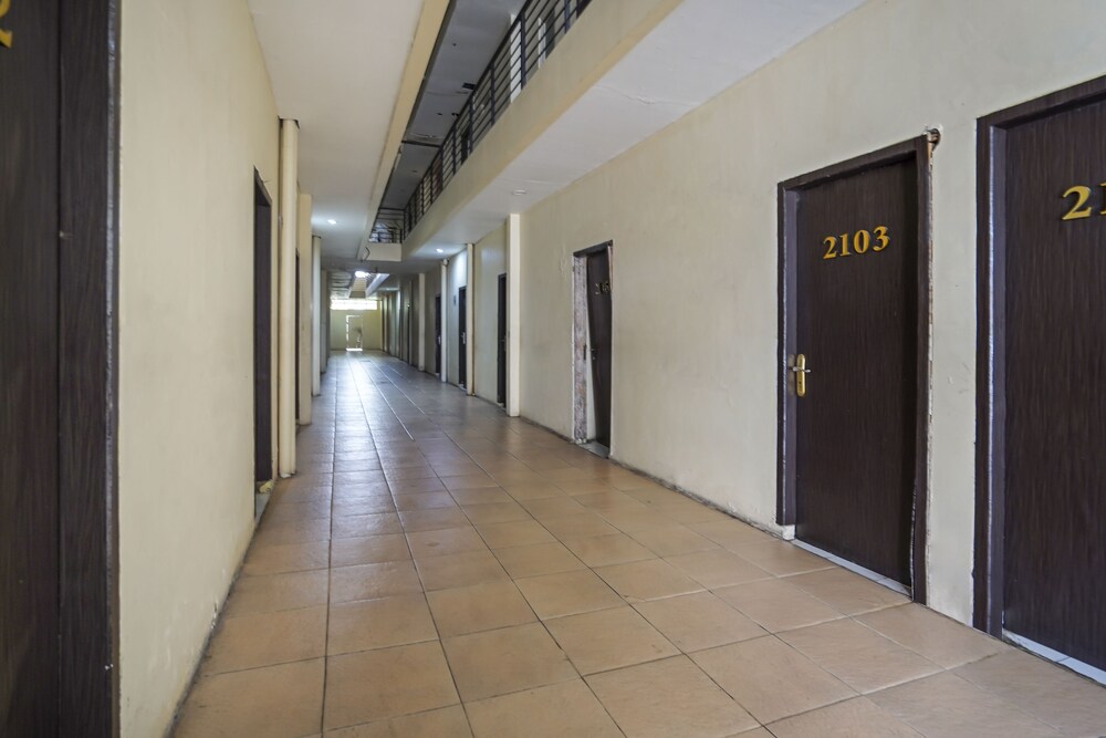 RedDoorz Plus near Galaxy Mall 22/39
