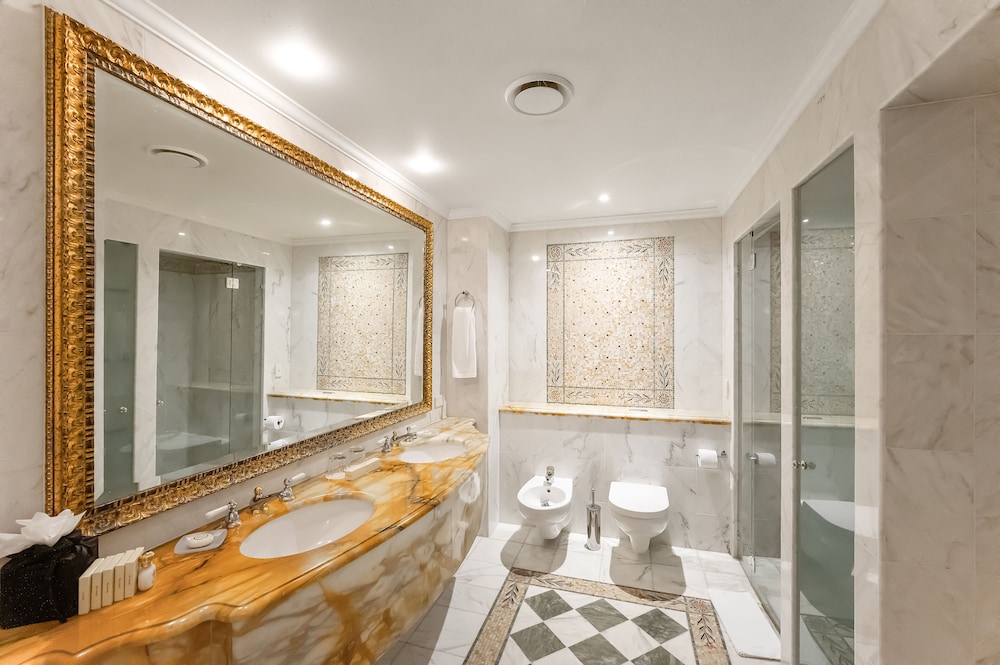 Imperial Hotel Gold Coast 22/50