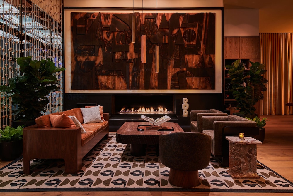 HOLLYWOOD VOLUME, a Tribute Portfolio Hotel 29/50
