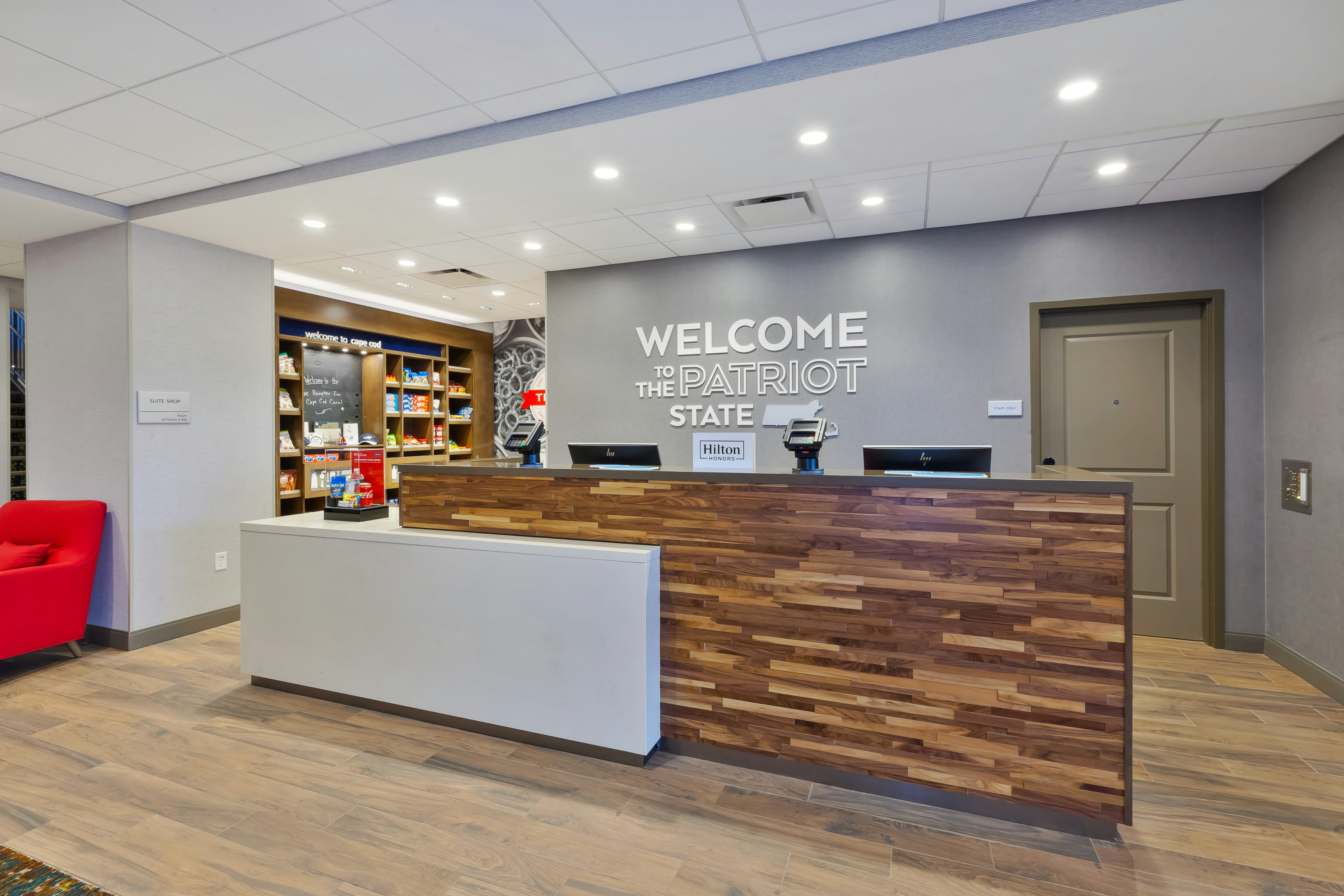 Lobby at Hampton Inn Cape Cod Canal, BOURNE - MA