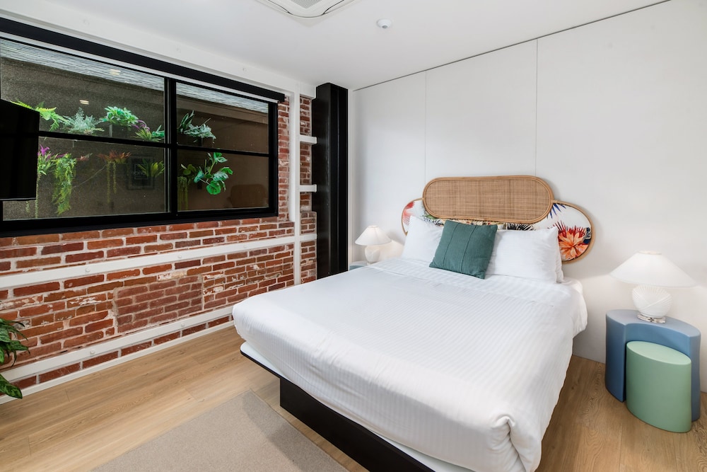 The Brick Hotel 19/50