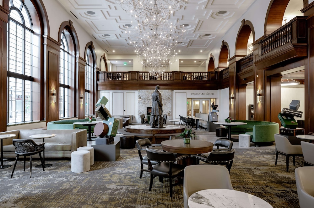 Hotel Fort Des Moines, Curio Collection by Hilton 55/81