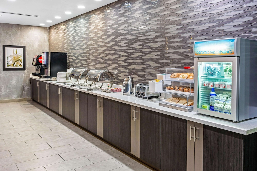 La Quinta Inn & Suites by Wyndham Lubbock South 7/48