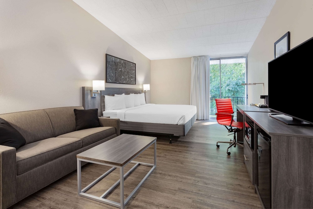 Ramada by Wyndham Hartford North / Bradley Airport 21/48