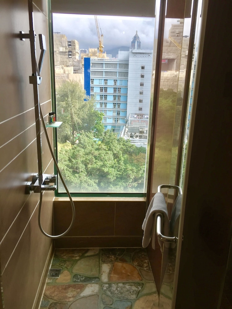 Harbour Bay Hotel 30/32