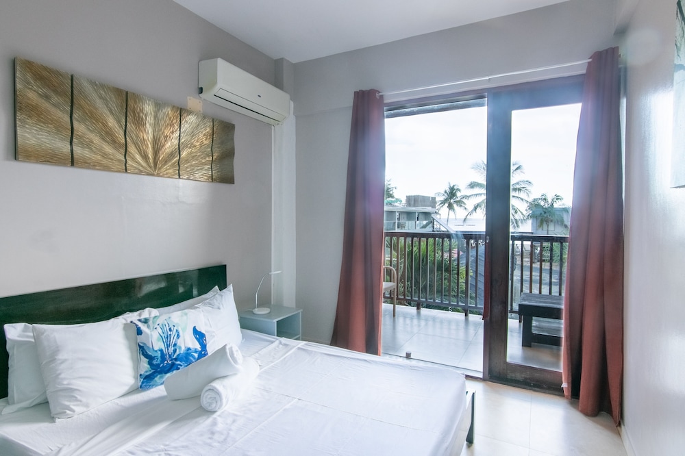 Reef Beach Resort 24/69