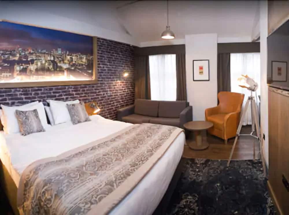 The Abel Heywood Pub & Boutique Hotel 4/43