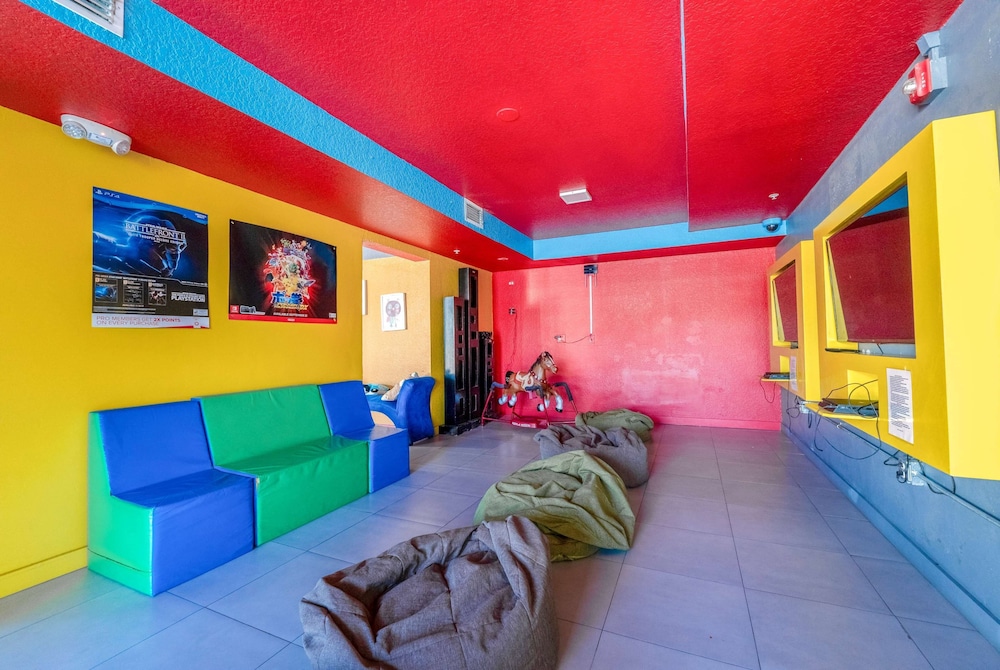 Ramada by Wyndham Hotel & Water Park 40/67