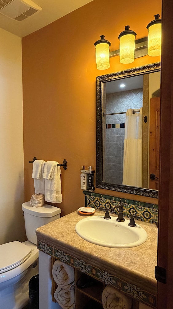 Los Arboles Hotel 48/50