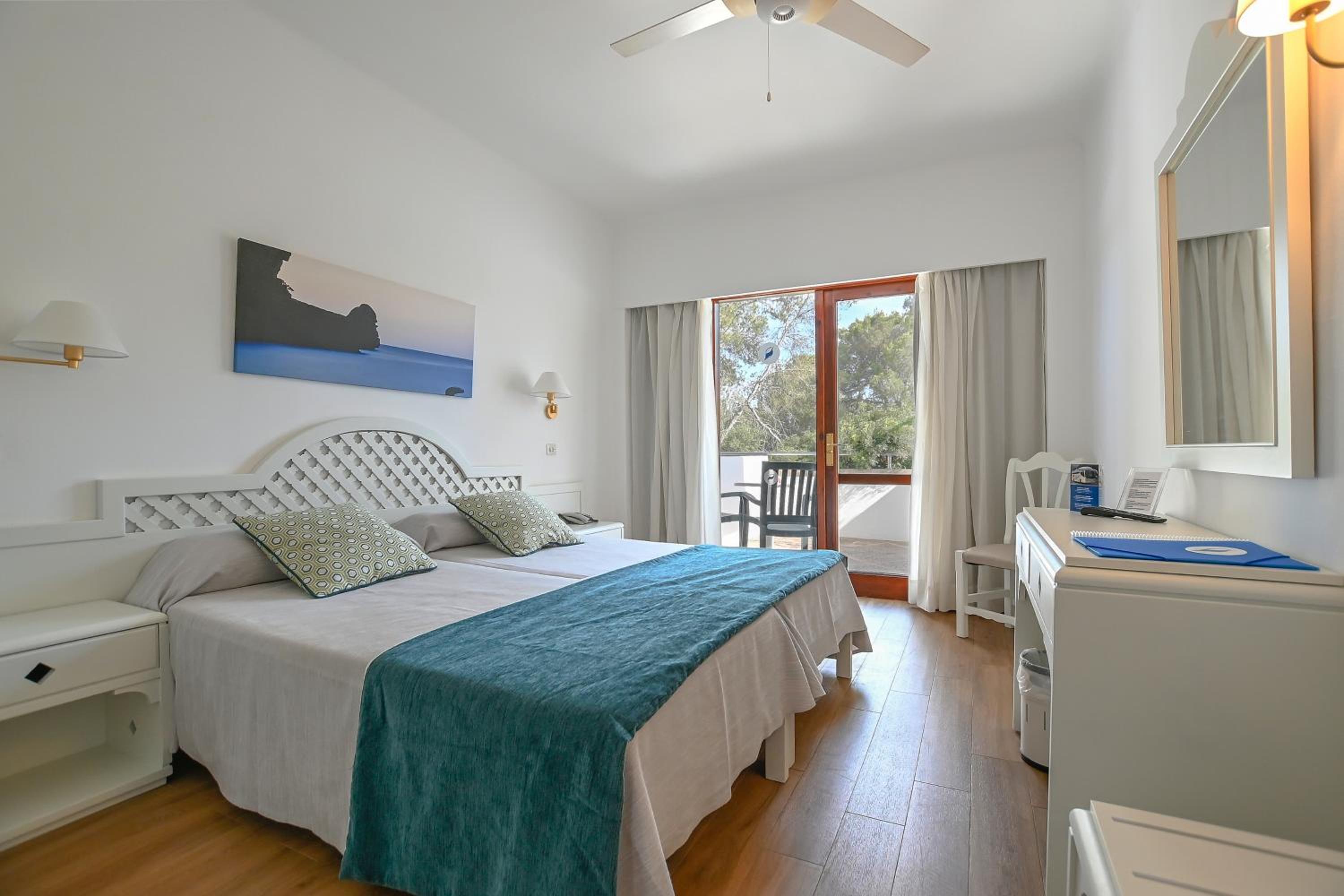Superior, Double Bed, Sea View