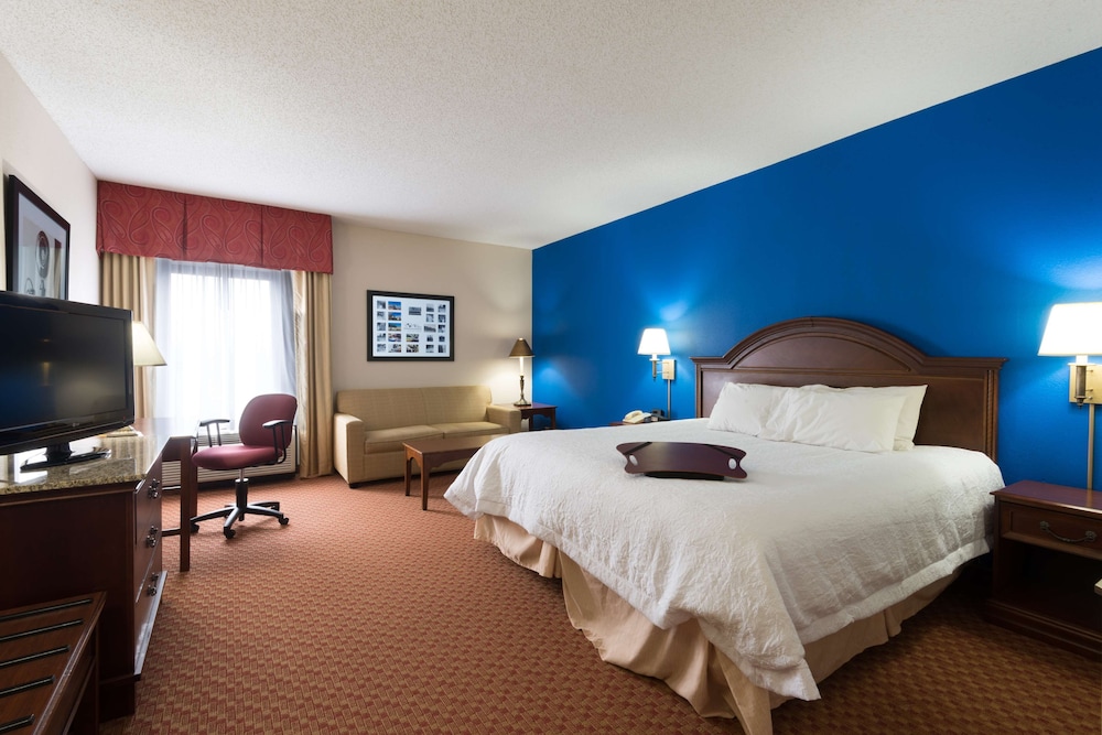 Hampton Inn Wilkesboro 17/50