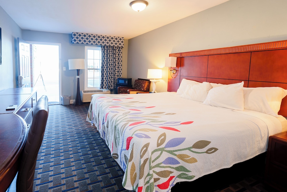 ROOM, KING BED, JETTED TUB