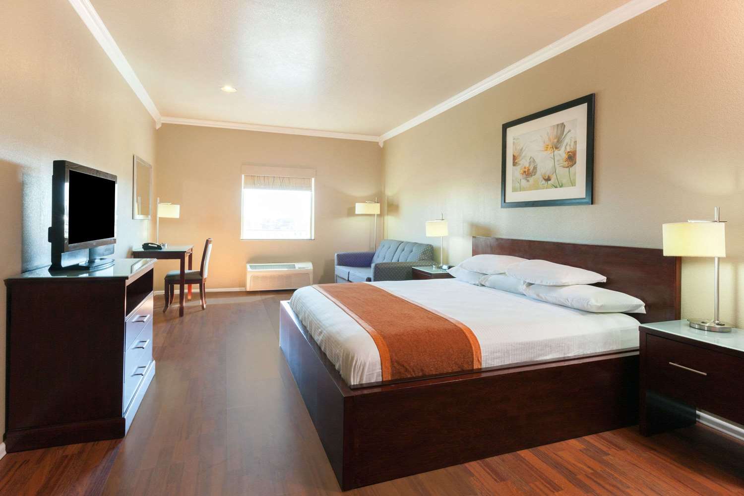 Super 8 by Wyndham Groesbeck 4/14