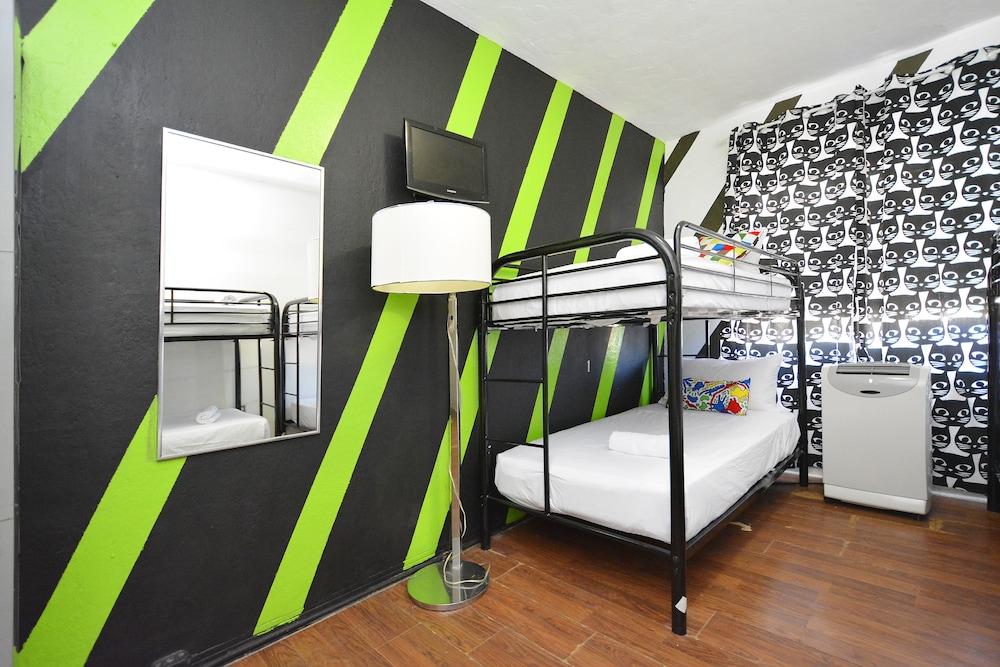 South Beach Rooms and Hostel 20/48