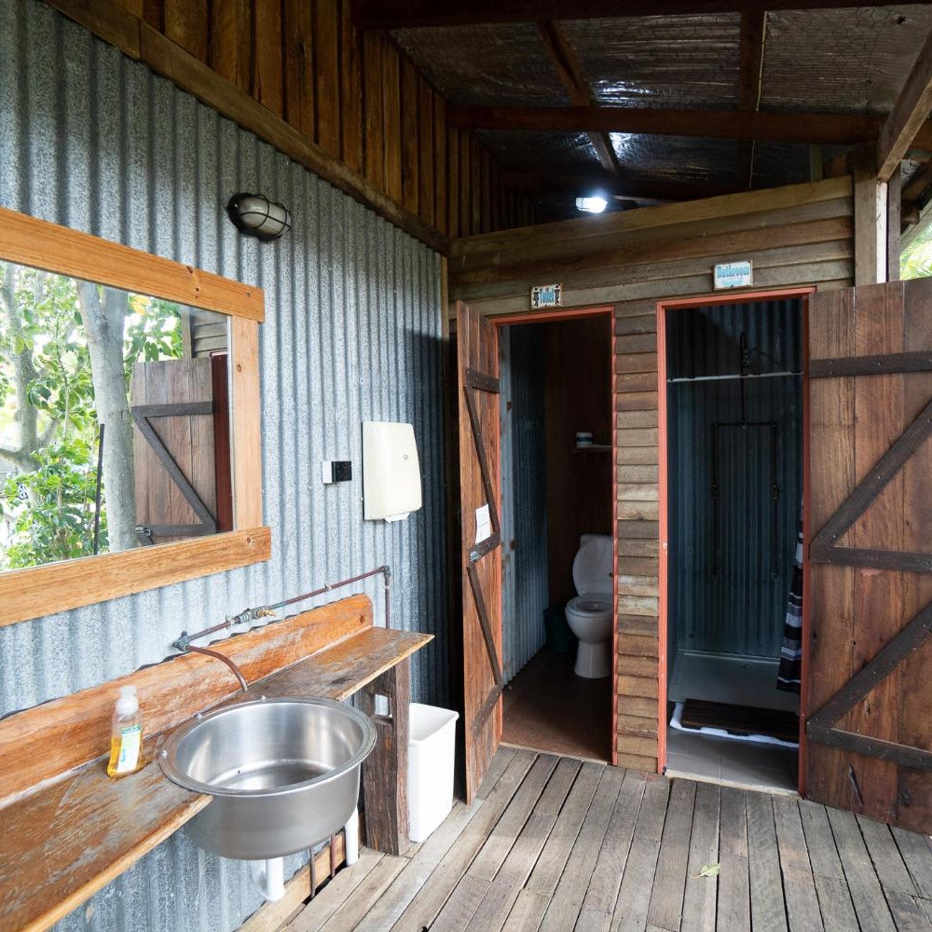 Woolshed Eco Lodge 32/50