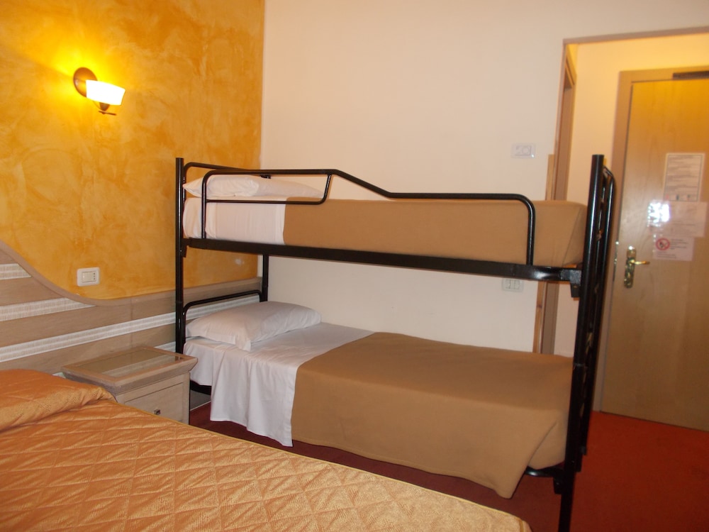 Hotel Nedy 16/47