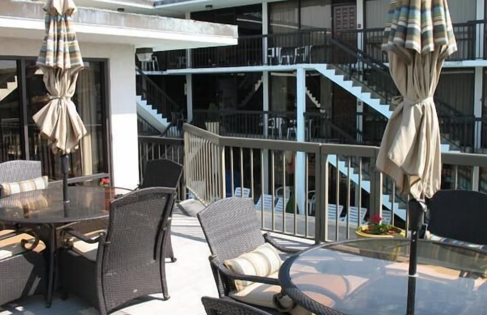 Alamar Resort Inn 29/38