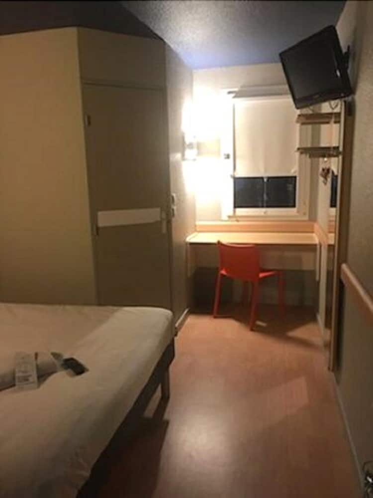 ibis budget Arles Sud Fourchon 22/43